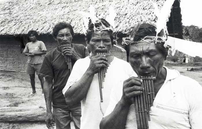 Índios Tukano. Foto: Márcio Meira, 1990. Índios Tukano. Foto: Márcio Meira, 1990.